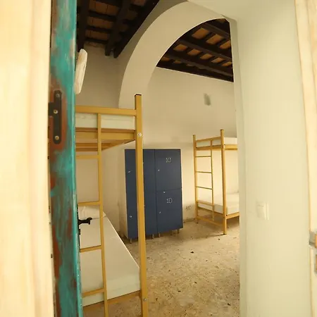 Wake Up In & Restaurant Lounge Albergue