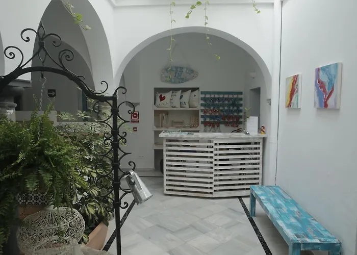 Wake Up In & Restaurant Lounge Hostel Tarifa