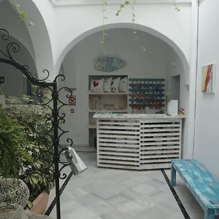 Wake Up In & Restaurant Lounge Hostel Tarifa