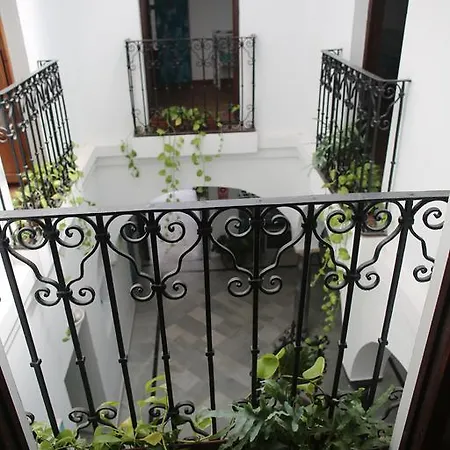 Wake Up In & Restaurant Lounge * タリファ