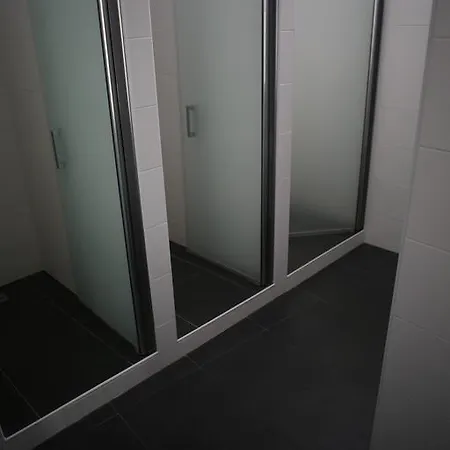 Wake Up In & Restaurant Lounge Vandrarhem