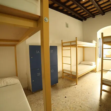 Hostel Wake Up In & Restaurant Lounge