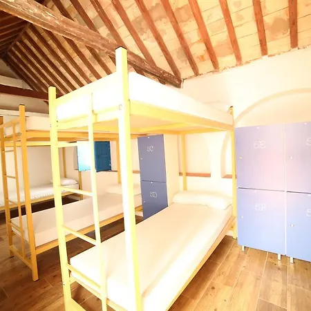 Wake Up In & Restaurant Lounge