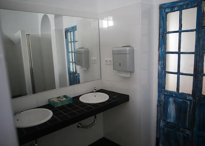 Wake Up In & Restaurant Lounge Hostal Tarifa