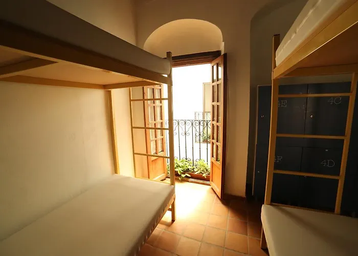 Wake Up In & Restaurant Lounge