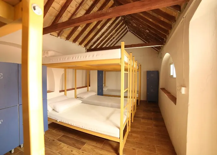 Wake Up In & Restaurant Lounge