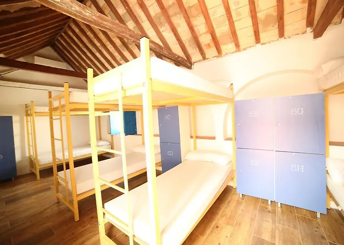 Wake Up In & Restaurant Lounge