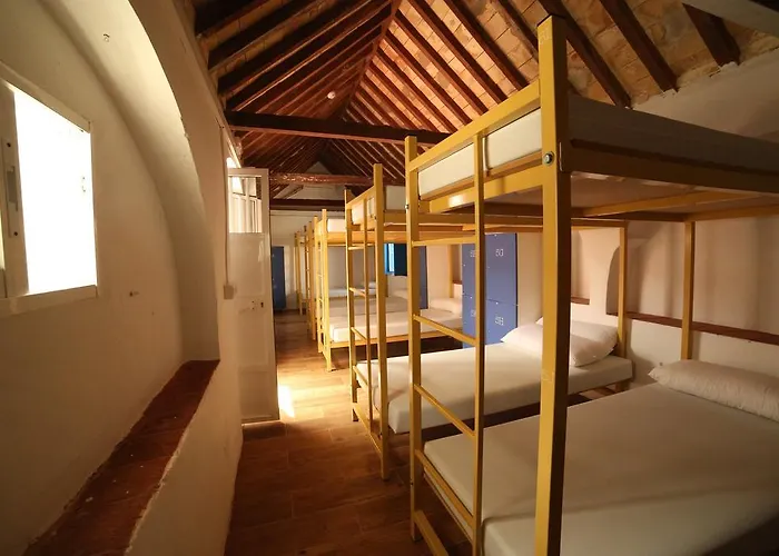 Albergue Wake Up In & Restaurant Lounge *